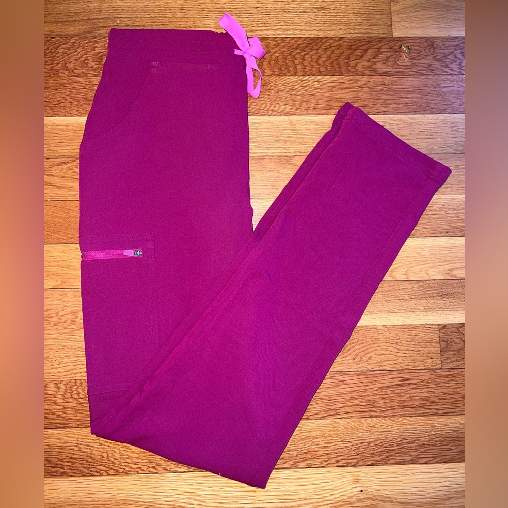 FIGS Dark Magenta Yola Skinny Scrub Pants in XS TALL